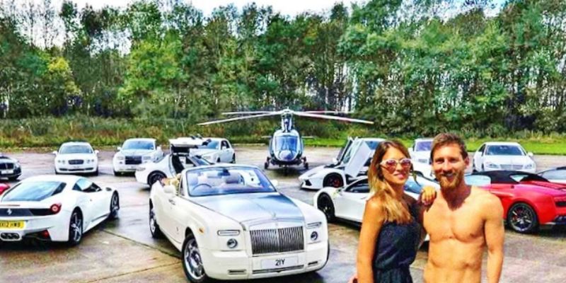 Choáng ngợp với bộ sưu tập siêu xe của Messi